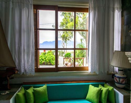 Seaside House On Aegina Lovely Island