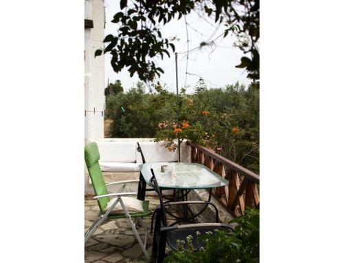 Seaside House On Aegina Lovely Island