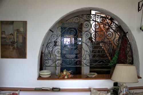 Seaside House On Aegina Lovely Island