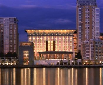 Four Seasons Hotel London At Canary Wharf