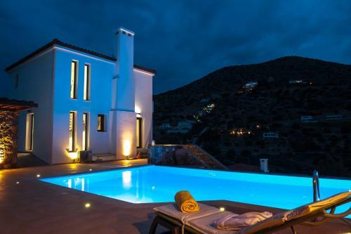 Maris Luxury Villa