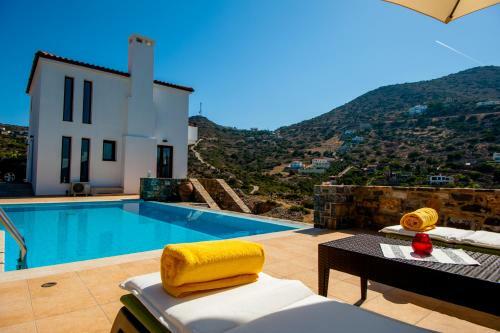 Maris Luxury Villa
