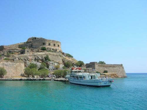 Janet's Apartments Elounda