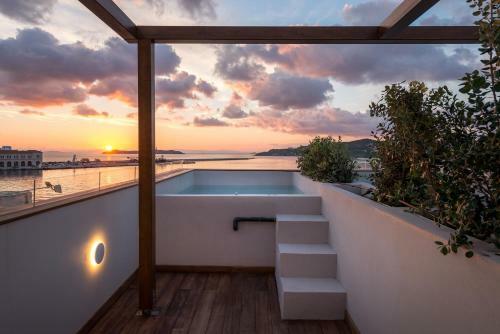 Hotel Shapes Luxury Suites