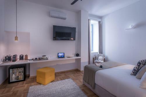 Hotel Shapes Luxury Suites