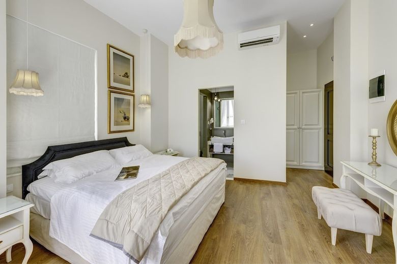 Hostal 1844 Suites