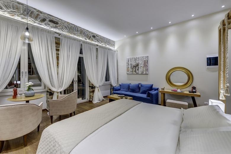 Hostal 1844 Suites