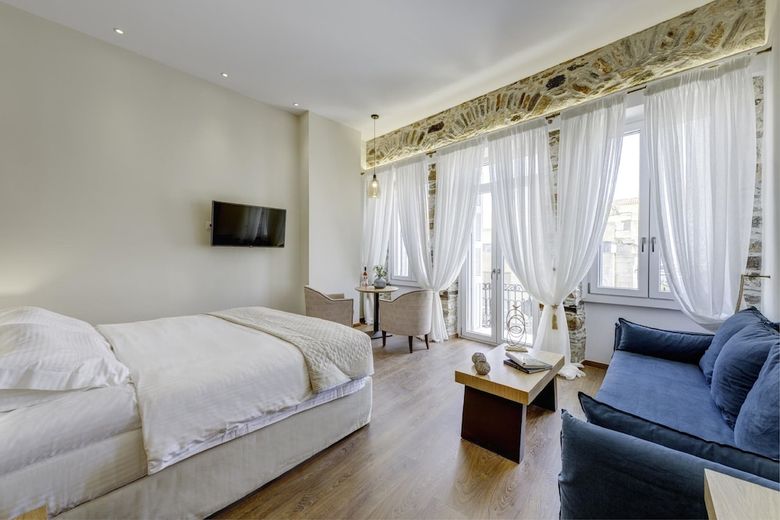 Hostal 1844 Suites