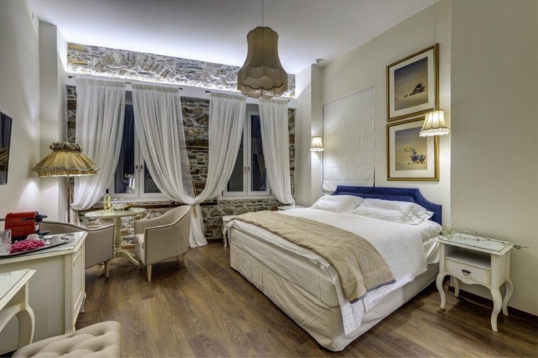 Hostal 1844 Suites