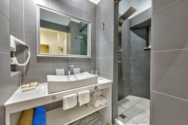 Hostal 1844 Suites
