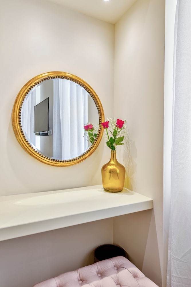 Hostal 1844 Suites