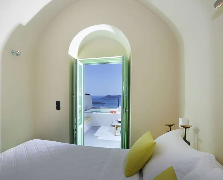 Hostal On The Cliff Suites