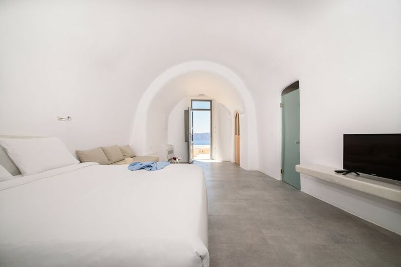 Hostal On The Cliff Suites