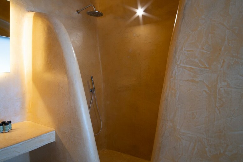 Hostal On The Cliff Suites