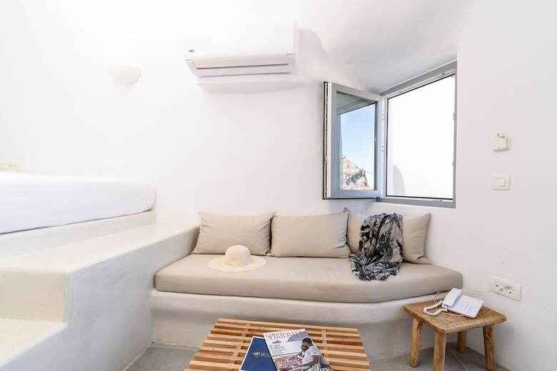 Hostal On The Cliff Suites