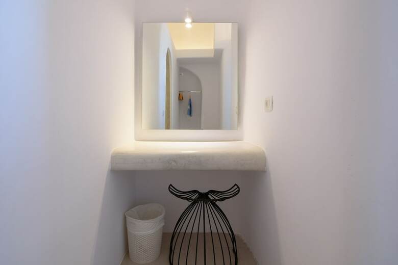 Hostal On The Cliff Suites