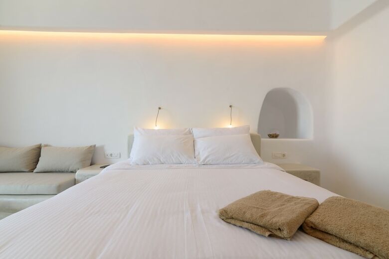 Hostal On The Cliff Suites