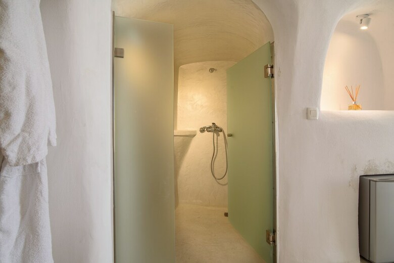 Hostal On The Cliff Suites