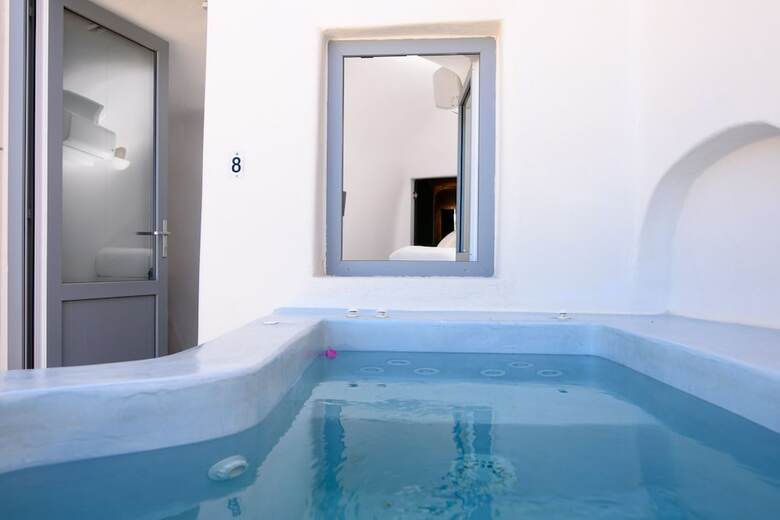 Hostal On The Cliff Suites