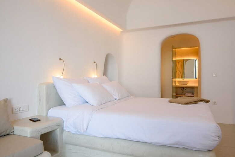 Hostal On The Cliff Suites