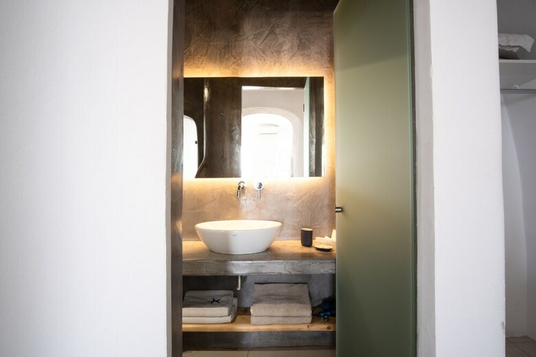 Hostal On The Cliff Suites