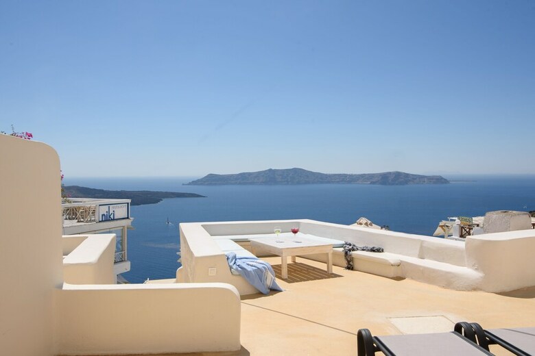 Hostal On The Cliff Suites