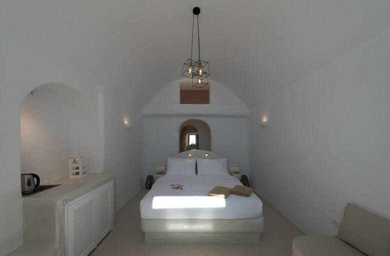 Hostal On The Cliff Suites