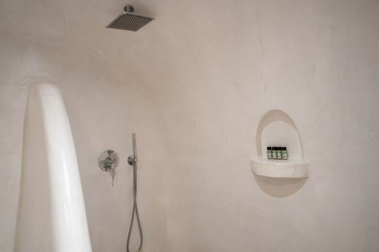 Hostal On The Cliff Suites