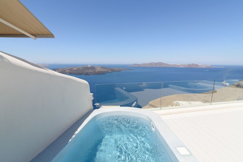 Hostal On The Cliff Suites