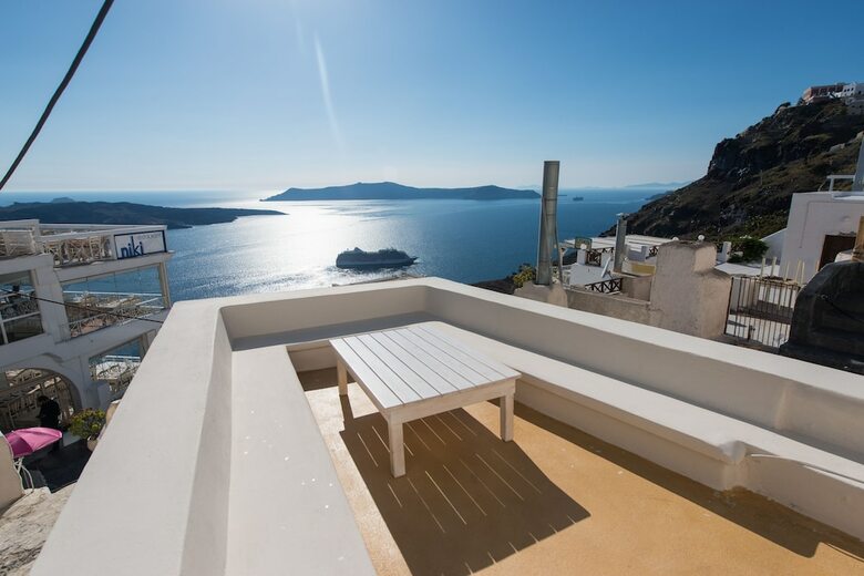 Hostal On The Cliff Suites