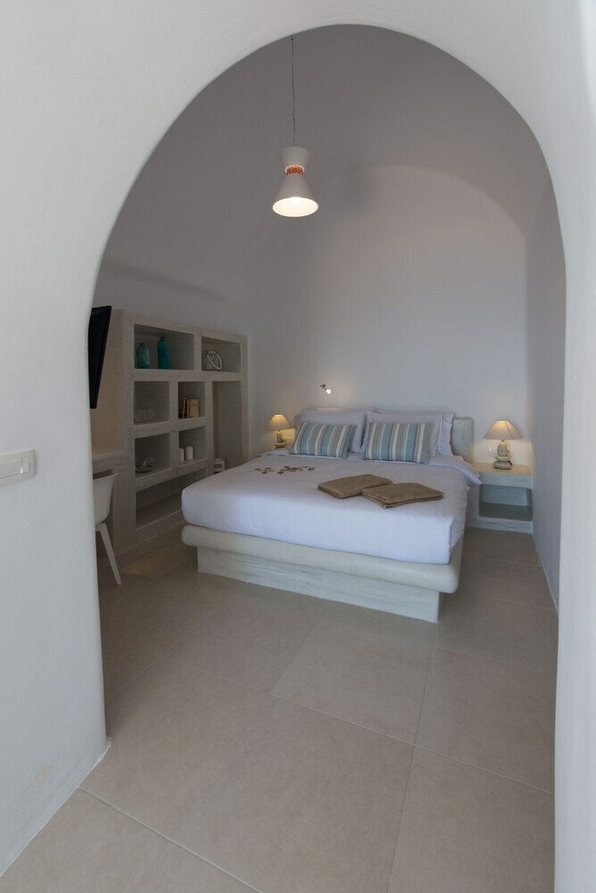 Hostal On The Cliff Suites