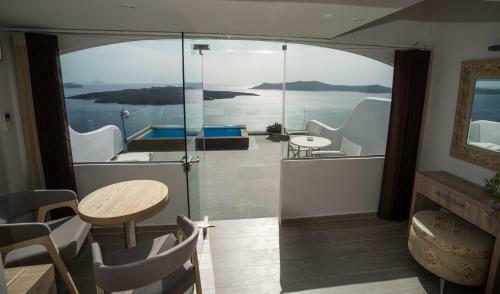 Hotel Kratiras View Luxury Suites