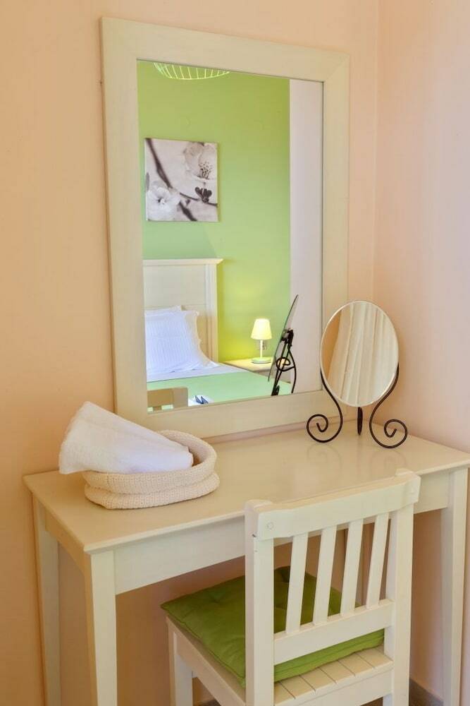 Hostal Elaia Boutique Apartments
