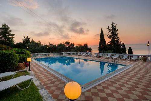 Niki Sunrise Apartments