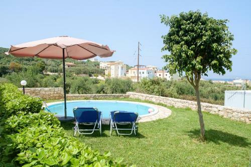 Chill And Relax In A Home With Pool Near The Beach