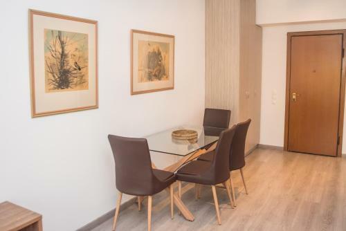 Central Apartment In Glyfada
