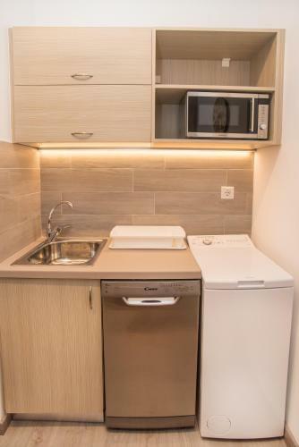 Central Apartment In Glyfada