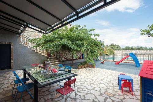 Villa Yiarios