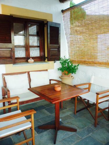 Alexandros Hotel
