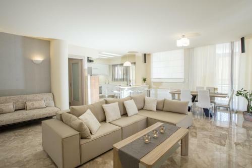 Airport Luxury Apartment
