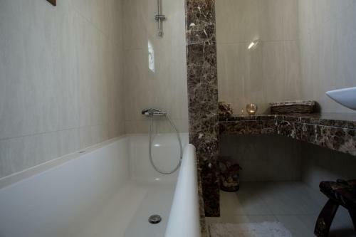 Airport Luxury Apartment