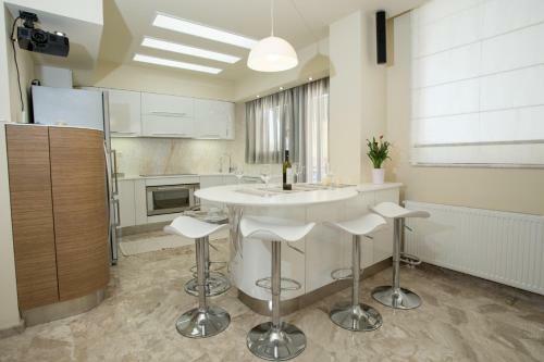 Airport Luxury Apartment