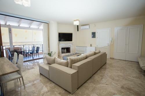Airport Luxury Apartment