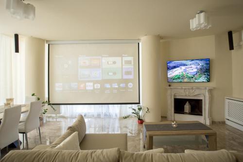 Airport Luxury Apartment