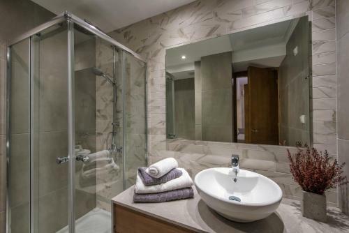Downtown Central Apartment