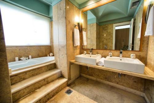 Cretan Beachfront Villas