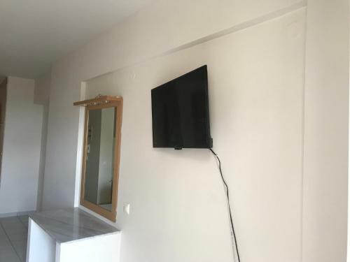 Chc Amazones Apartment - Hotel - Melanippi