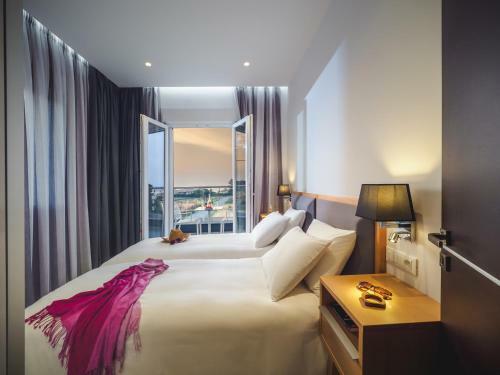 Hotel Elysian Suites