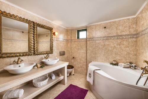 Golden Crest Villa