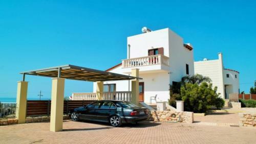 Sunshine Villa With Private Pool